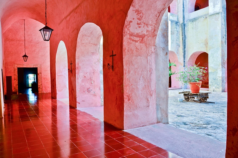 tiuneles bajo el centro historico